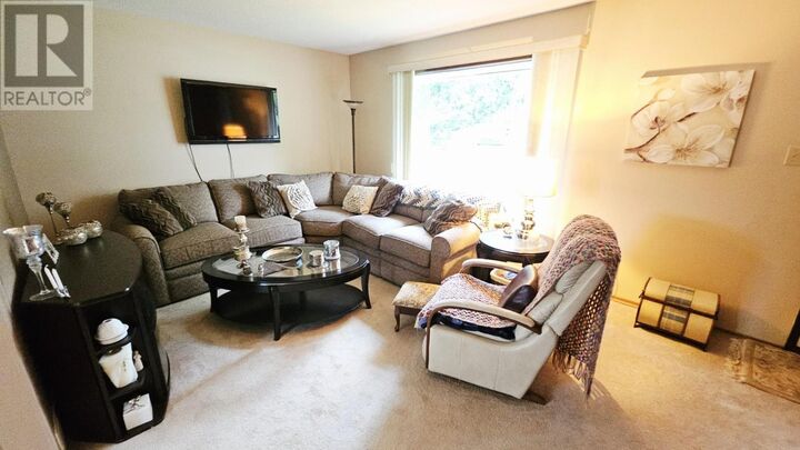 Property Photo:  476 Parkwood St  ON P7A 2J4 