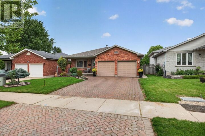 Property Photo: 14 Kristina Crescent ON N6E 3V3