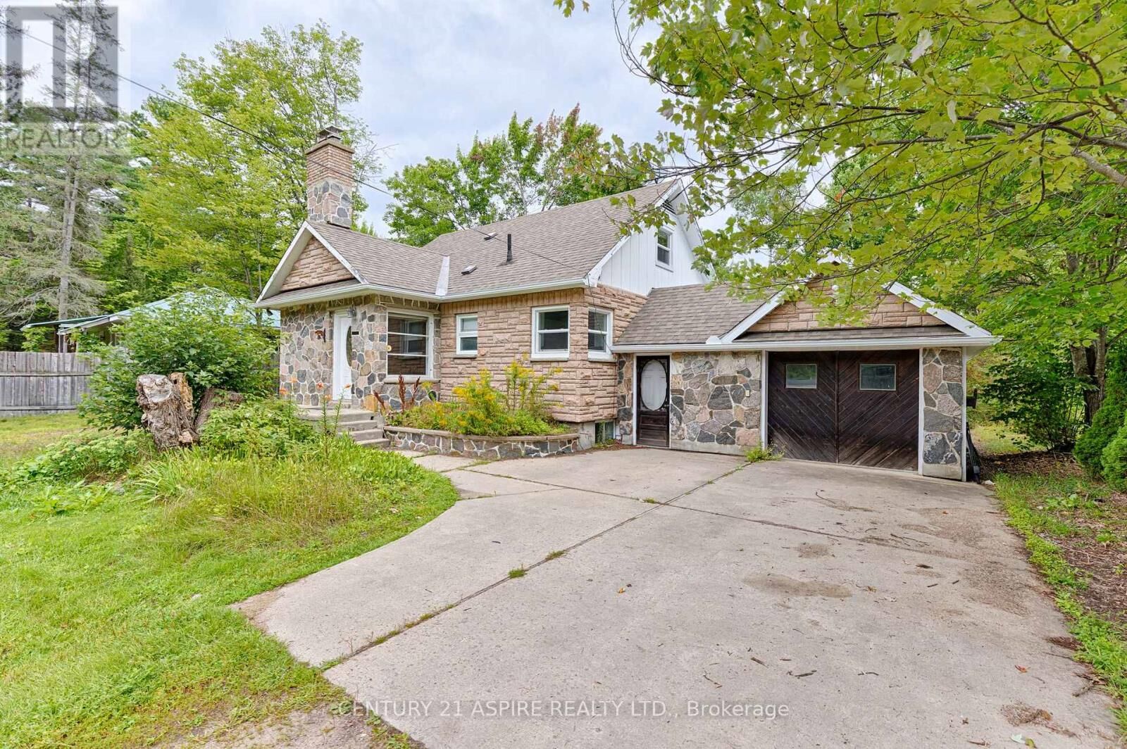 Property Photo: 32868 Highway 17 Highway ON K0J 1P0