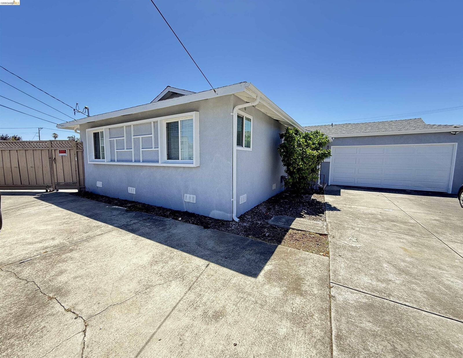 Property Photo: 8096 Juniper Ave CA 94560