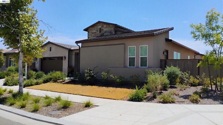 Property Photo:  965 Beaver Pond Loop  CA 93636 