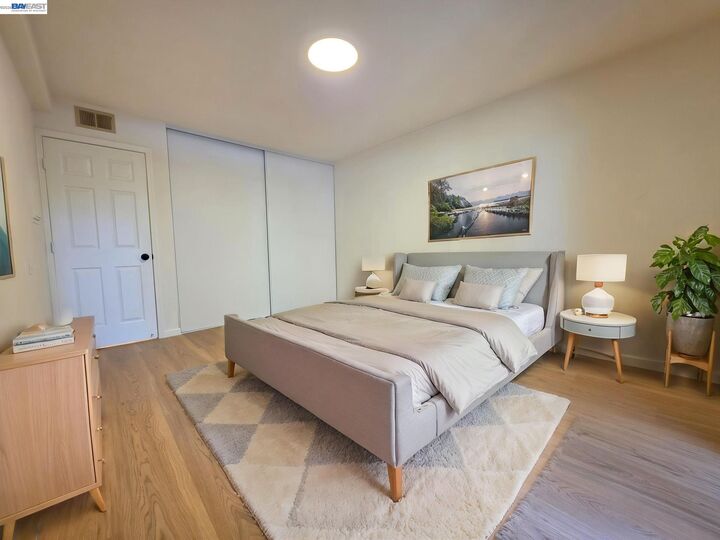 Property Photo: 287 E Warren Ave CA 94539