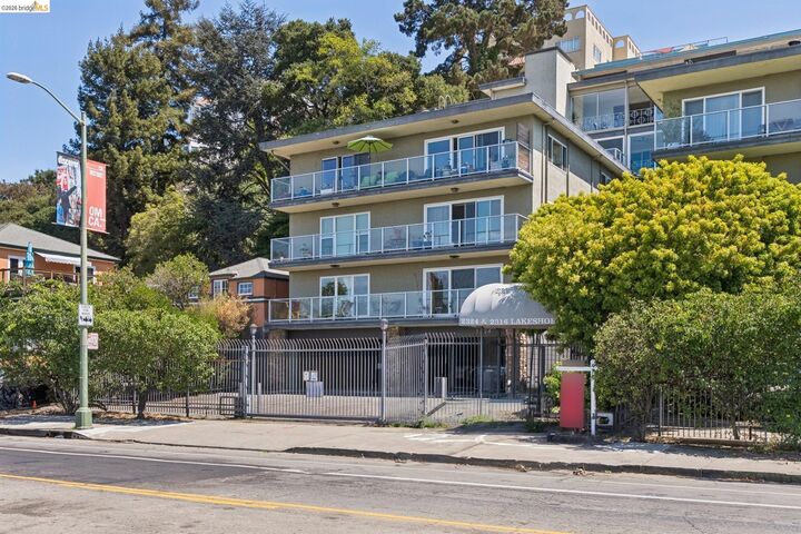 Property Photo:  2324 Lakeshore Ave 6  CA 94606 