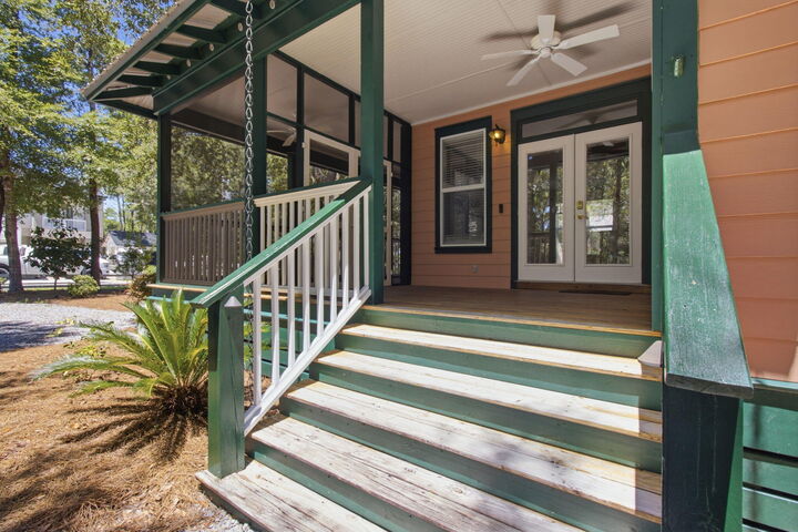 Property Photo:  556 Little Canal Drive  FL 32459 
