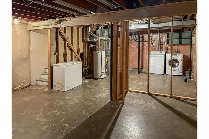 Property Photo: 5511 92C Avenue NW AB T6B 2K9
