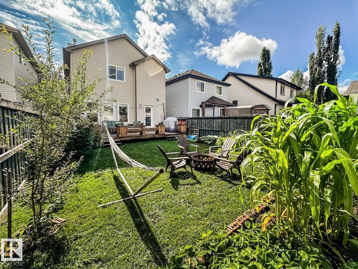 Property Photo:  12060 19 Avenue SW  AB T6W 1W5 