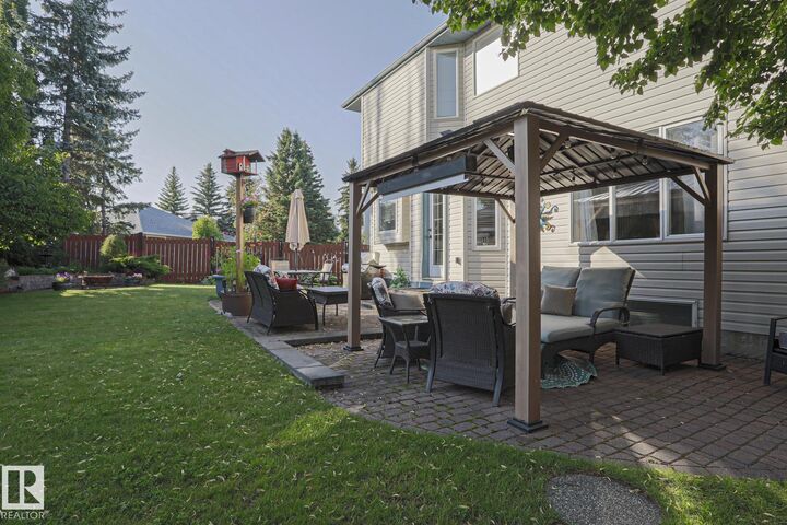 Property Photo: 12 Ldouziech Close AB T8N 6G9