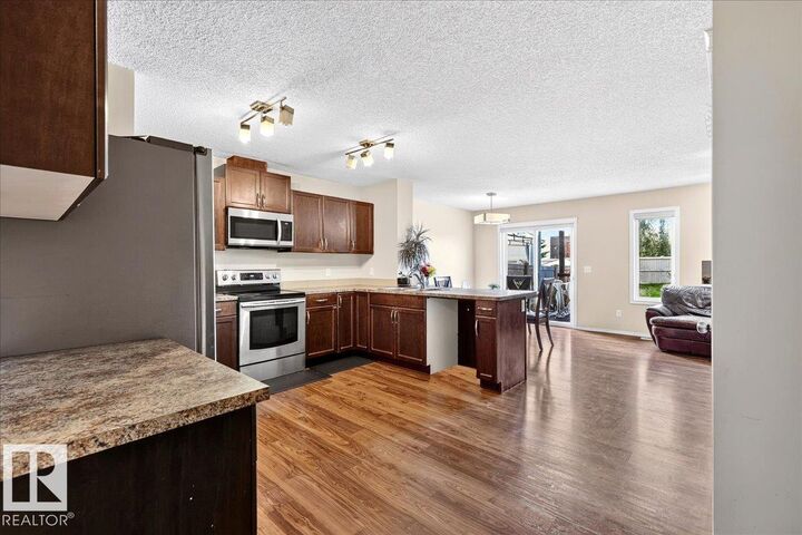 Property Photo: 1529 26 Ave NW NW AB T6T 0W2