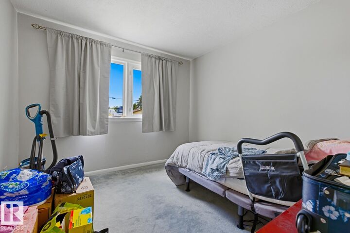 Property Photo:  9716 162 St NW Edmonton NW  AB T5P 2K9 