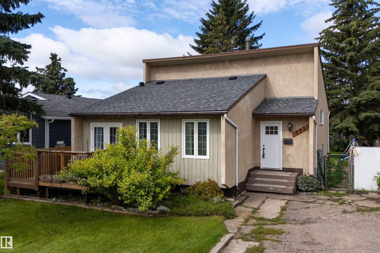 Property Photo:  6235 13 Avenue NW  AB T6L 2E5 