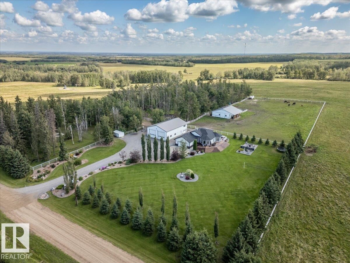 Property Photo: 47537 Rge Rd 30 AB T0C 2T0
