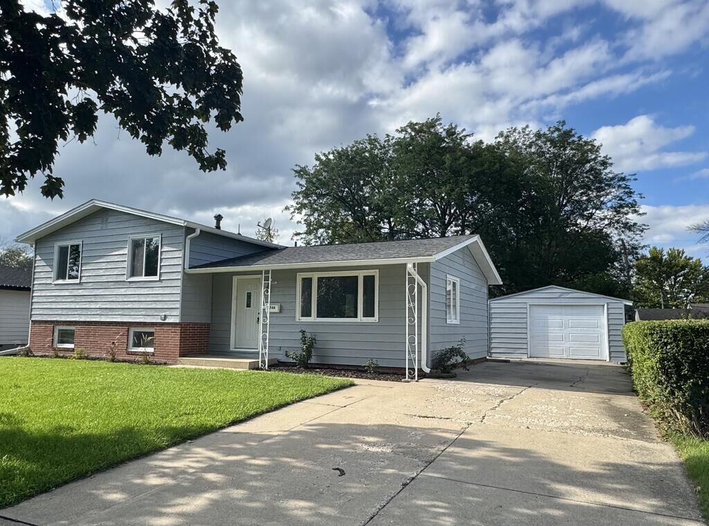 Property Photo:  2744 18th Ave N  IA 50501 