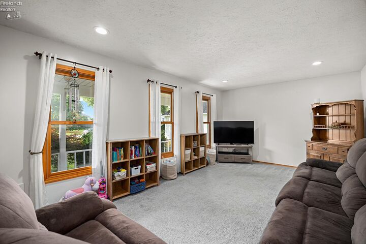 Property Photo: 876 Moss Canyon Drive OH 44001