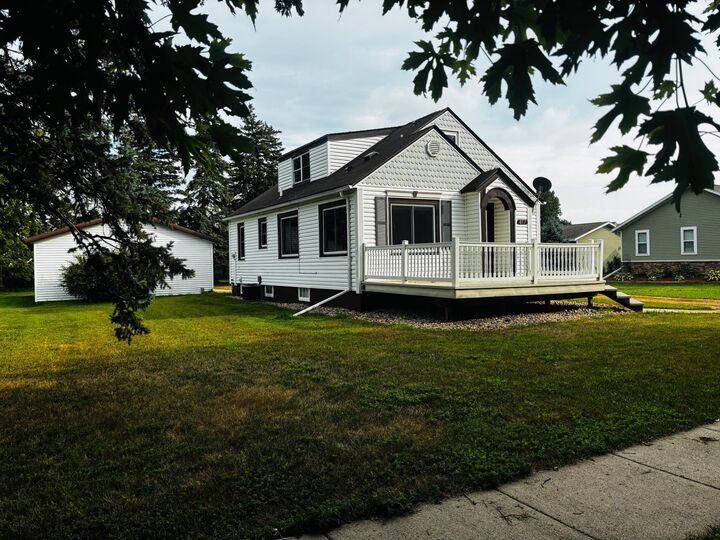 Property Photo: 617 3rd Avenue MN 56119
