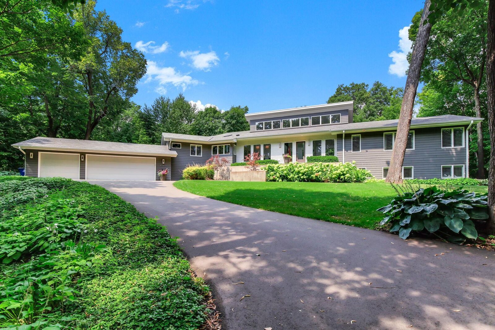 Property Photo: 20650 Bayview Court MN 55331