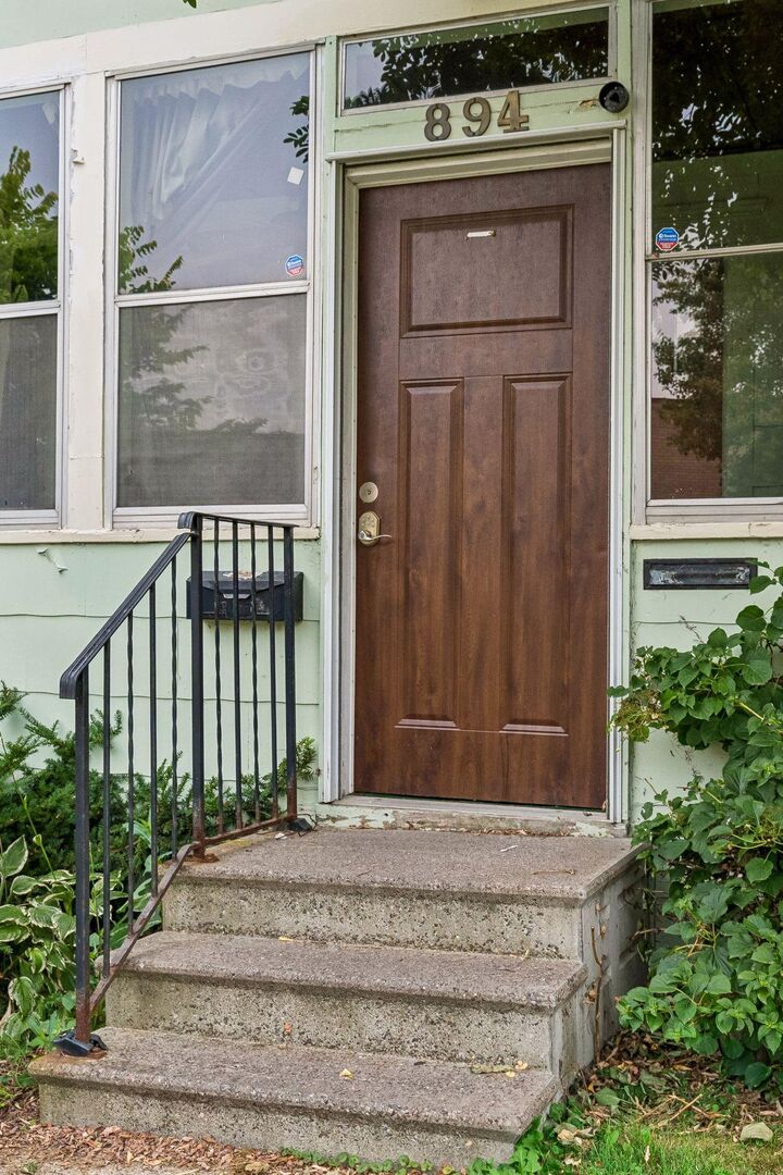Property Photo: 894 Beech Street MN 55106