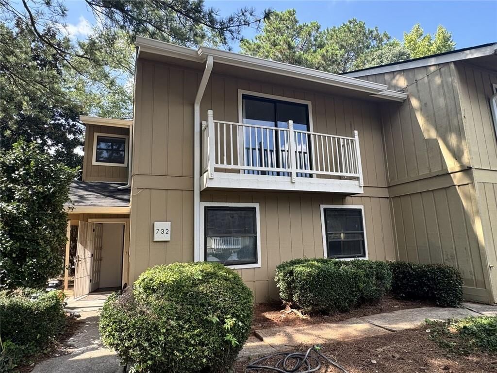 Property Photo: 732 Hanover Lane SE GA 30067
