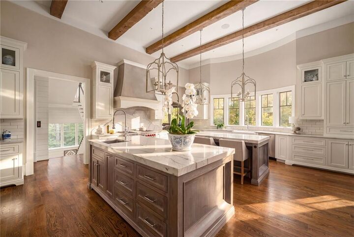 Property Photo:  962 Chattooga  GA 30024 