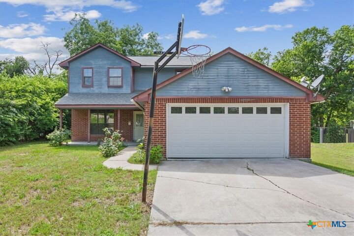 Property Photo: 808 N 10th Street TX 76501