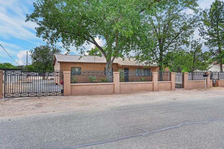 Property Photo:  5648 Greer Loop Loop SW  NM 87105 