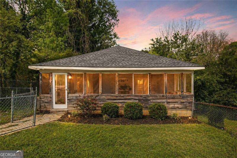 Property Photo: 2014 Maple Avenue SW GA 30161