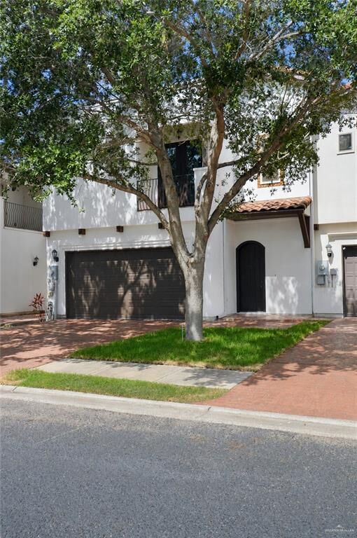 Property Photo: 812 S 6th Street S TX 78501