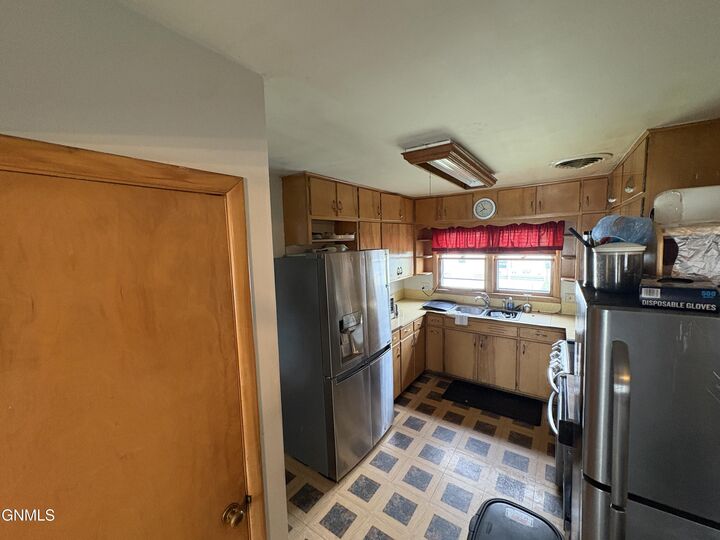 Property Photo:  51 2nd Street N  ND 58436 