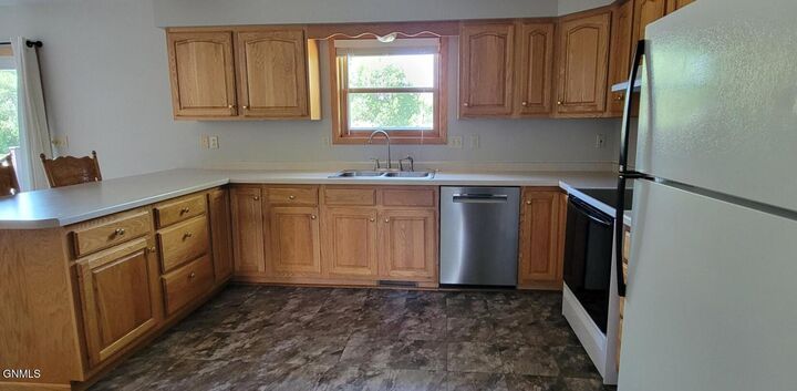 Property Photo:  403/405 Water Street E  ND 58467 