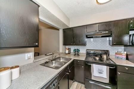 Property Photo: 500 E Loop 820 606 TX 76112