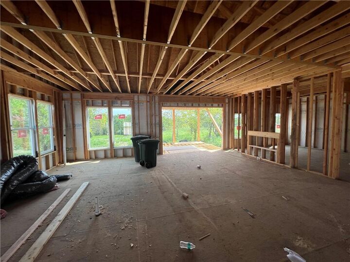 Property Photo:  21401 Twin Oaks Parkway  MO 64078 