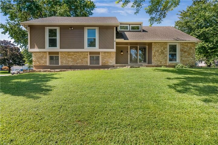 Property Photo: 4377 SW Breezy Point Lane MO 64082
