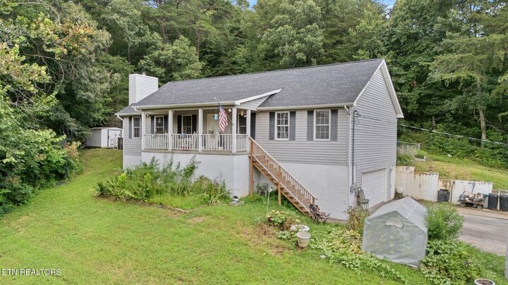 Property Photo: 2402 Ball Camp Byington Rd TN 37931