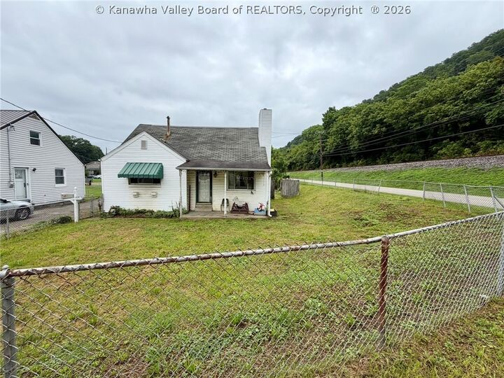 Property Photo: 1 Cloverleaf Circle WV 25306