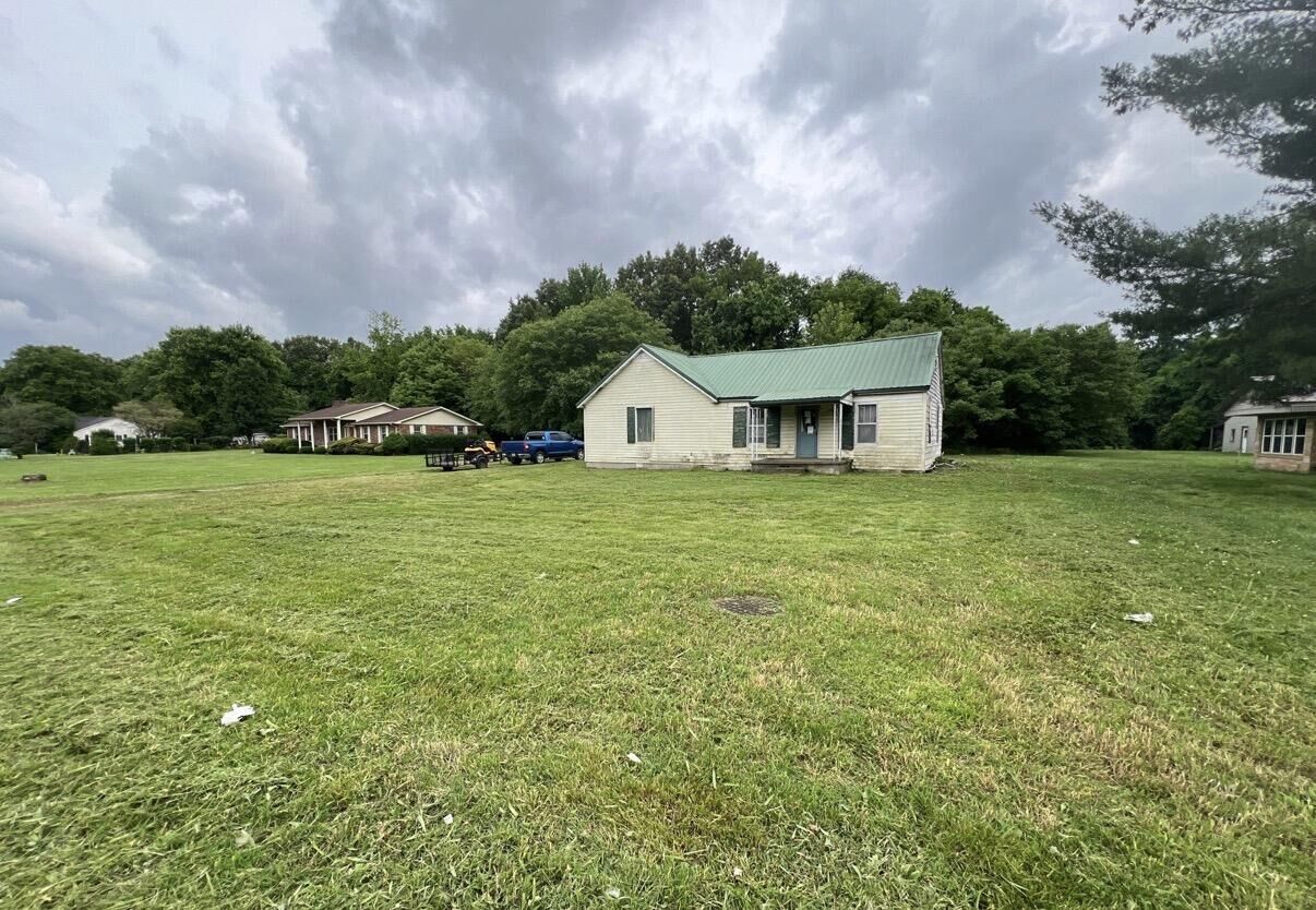 Property Photo:  1560 US-60  KY 42058 