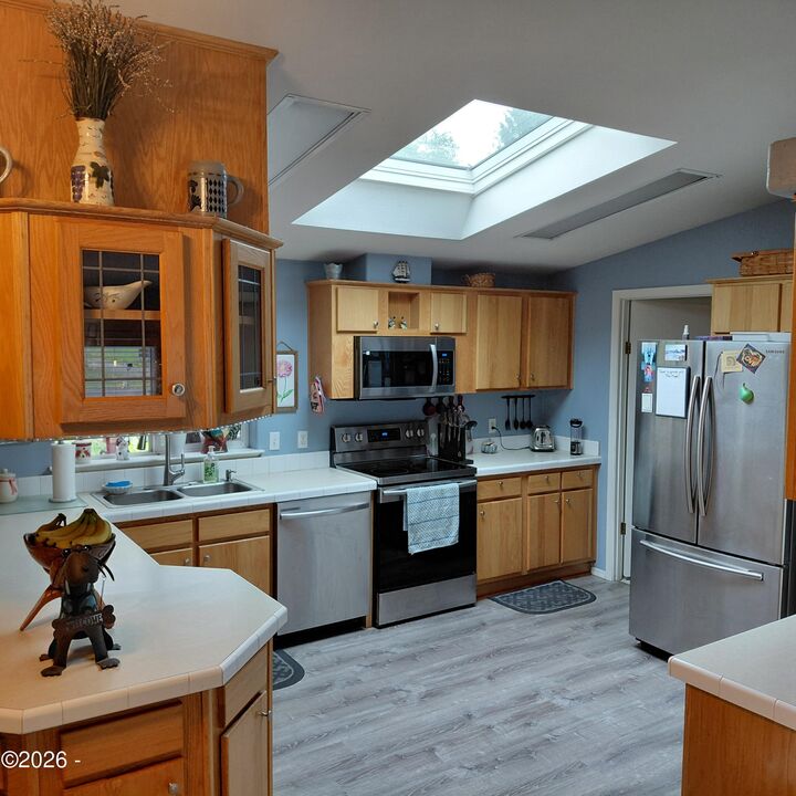 Property Photo: 8650 Doughty Road OR 97107