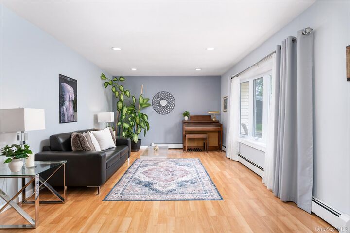 Property Photo:  4 Shelley Court  NY 11953 