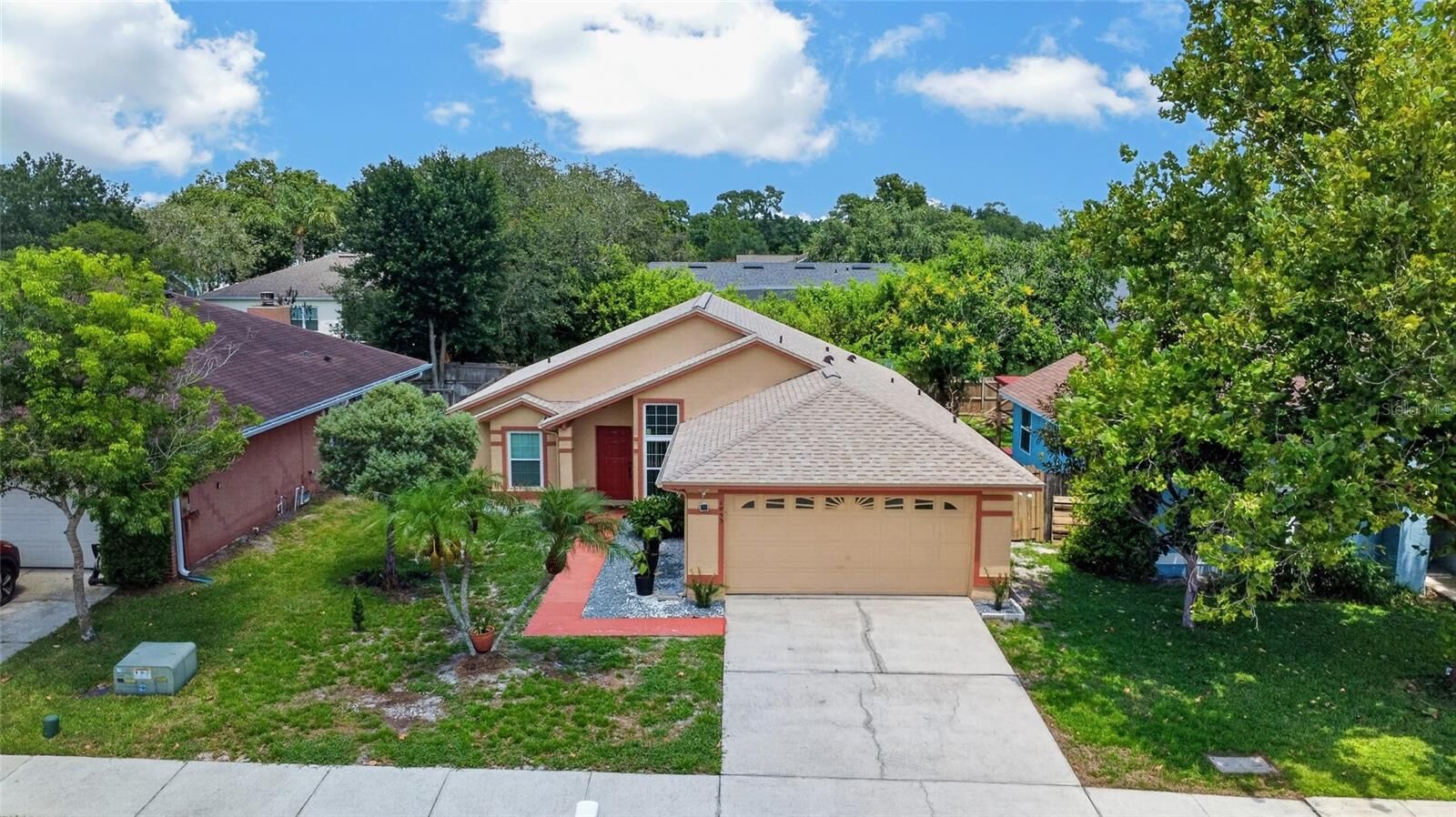 Property Photo: 1053 Sugarberry Trail FL 32765
