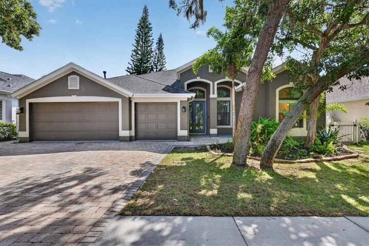 Property Photo: 1809 Longview Lane FL 34689