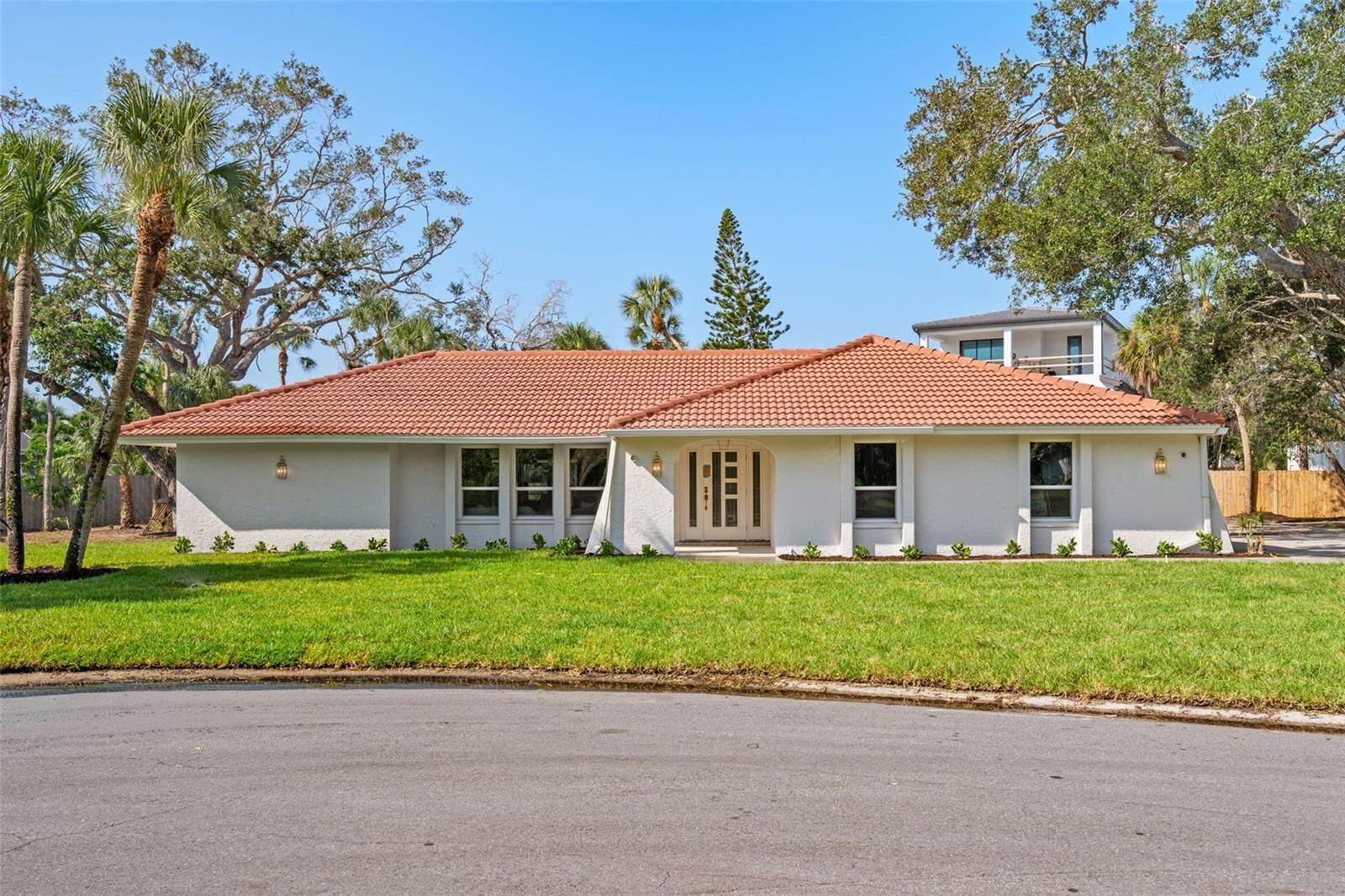 Property Photo: 670 Venice Lane FL 34242