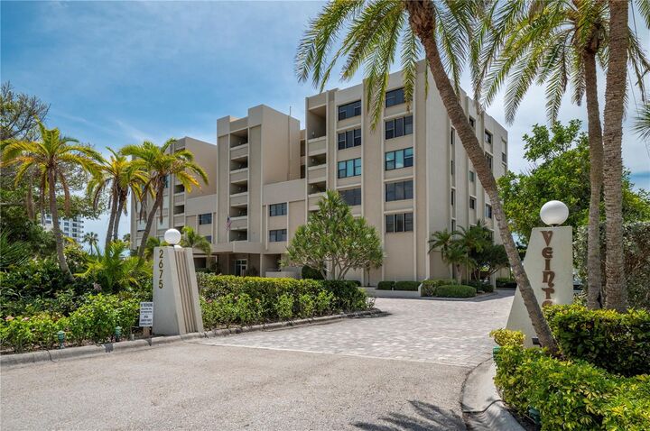 Property Photo:  2675 Gulf Of Mexico Drive 204  FL 34228 