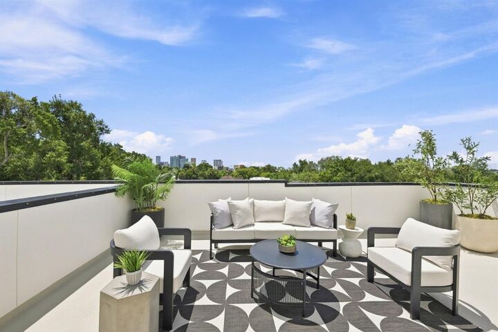 Property Photo: 310 W Columbus Drive 4 FL 33602