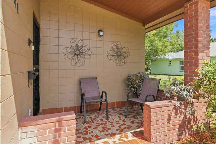 Property Photo: 841 Wooden Boulevard FL 32805