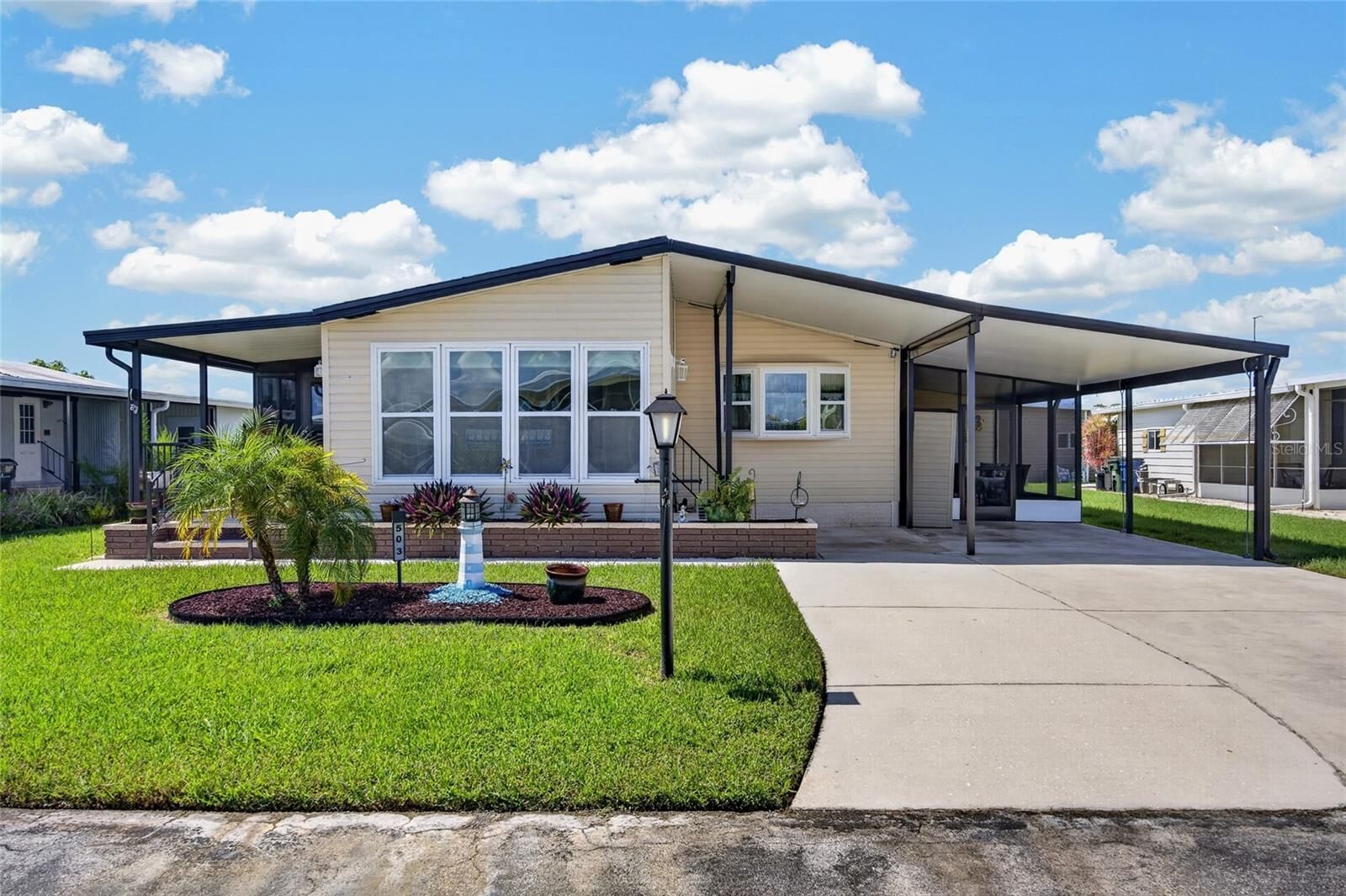 Property Photo:  503 La Playa Circle  FL 34287 