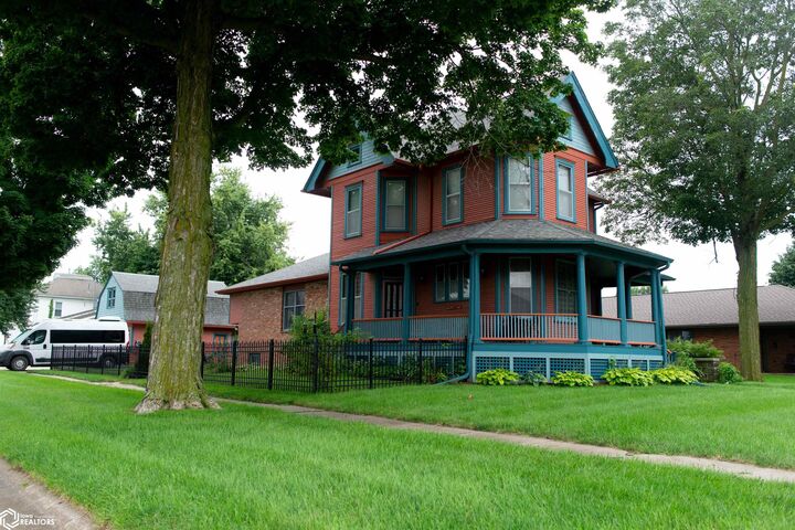 Property Photo: 302 SW Jackson Street IA 50849