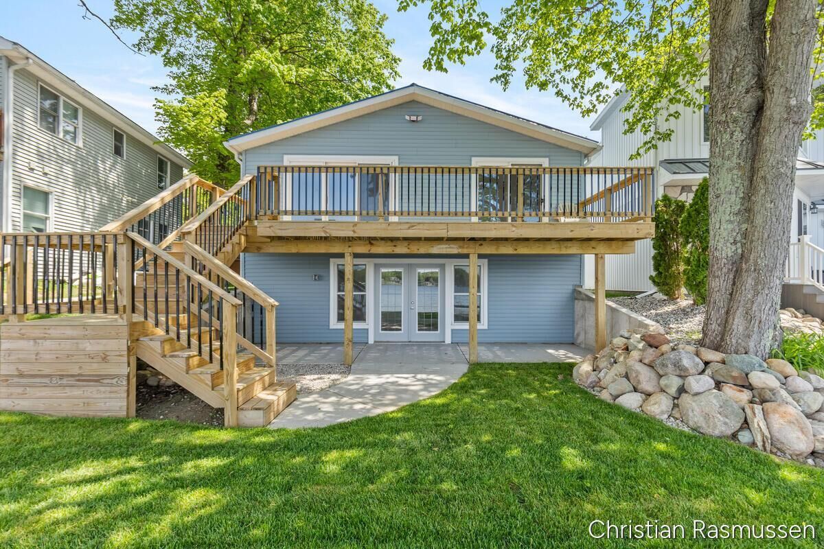 Property Photo:  1025 Adams Street  MI 48888 