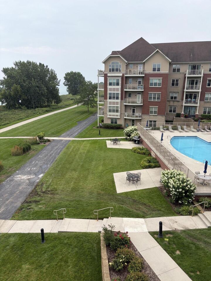 Property Photo:  4110 S Lake Dr S  WI 53235 