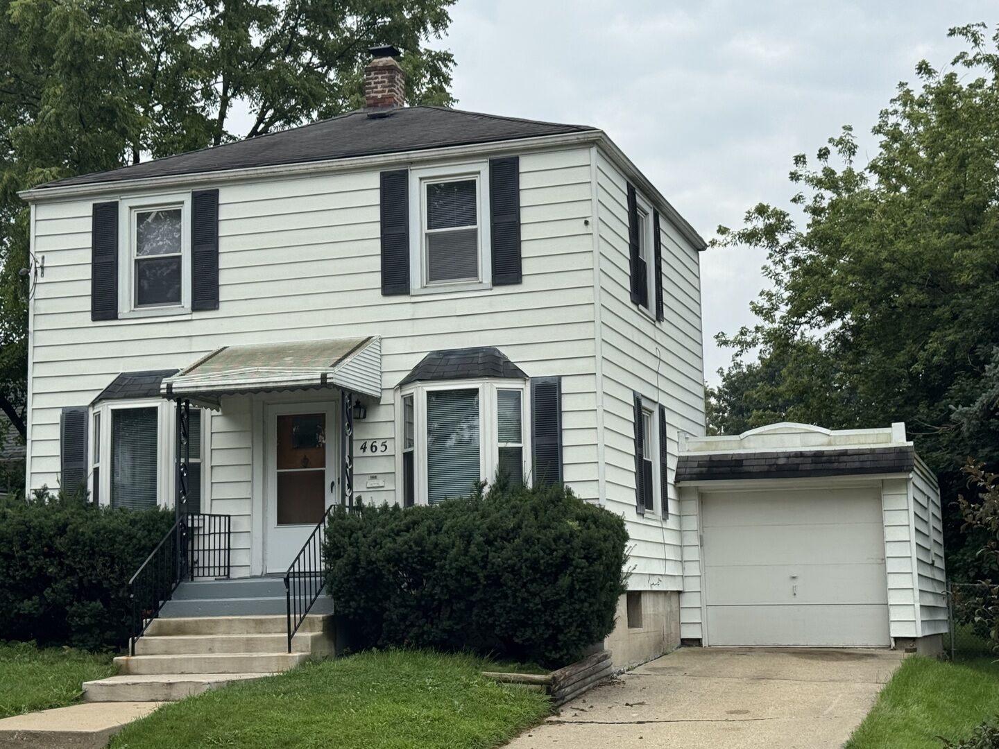 Property Photo:  465 Slade Avenue  IL 60120 