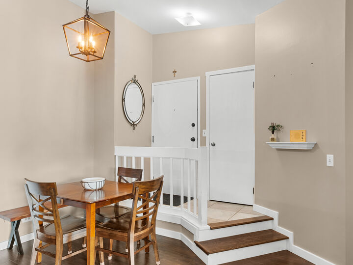 Property Photo: 1565 Raymond Drive 203 IL 60563