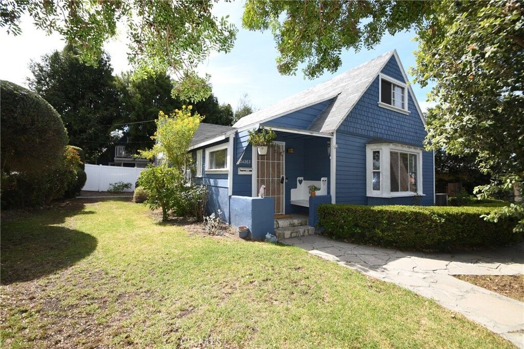 Property Photo:  24263 Los Codona  CA 90505 