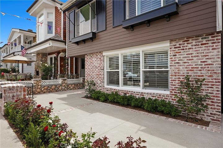 Property Photo:  121 Topaz Ave  CA 92662 